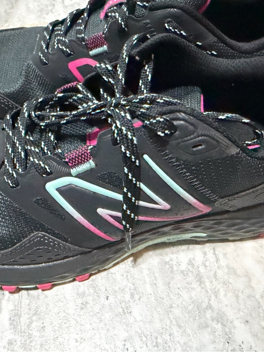 New Balance Women's Black and Pink Athletic Sneakers size 9 - Picture 3 of 5